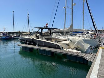 37' Invictus 2022 Yacht For Sale